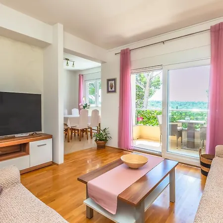 Apartment Indigo Makarska