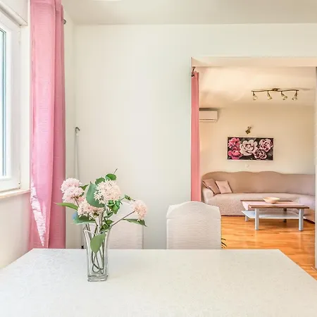 Indigo * マカルスカ